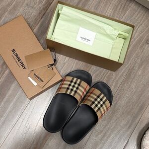 Burberry Black and Tan Women's Sandals